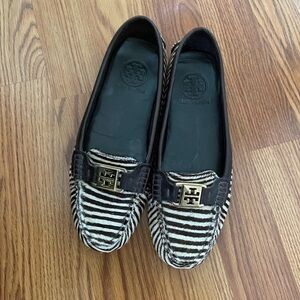 TORY BURCH Brown Ivory Zebra Stripe Loafer Moccasin Flats Gold Logo - US…
